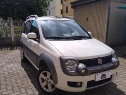 Bianco Usata 2011 Fiat Panda 4x4 Cross Due volumi | 6990 € (Buon prezzo)