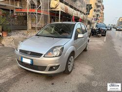 Usata 2007 Ford Fiesta Titanium Due volumi | 1850 € (Buon prezzo)
