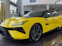 Giallo Nuova 2025 Lotus Emeya Due volumi | 140.900 €