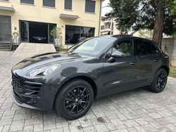 Grigio Usata 2018 Porsche Macan SUV | 30.999 € (Ottimo prezzo)
