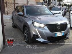 Argento Usata 2020 Peugeot 2008 Active SUV | 13.499 € (Buon prezzo)
