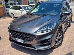 Magnetic Usata 2023 Ford Kuga ST-Line SUV | 25.000 € (Buon prezzo)