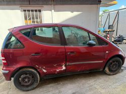 Rosso Usata 2001 Mercedes A170 Classic Tre volumi | 300 € (Super prezzo)