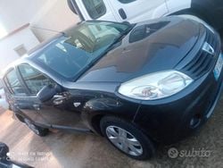 Grigio Usata 2011 Dacia Sandero Tre volumi | 2500 € (Ottimo prezzo)