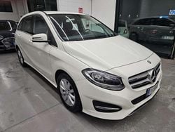 Bianco Usata 2015 Mercedes B180 Premium Monovolume | 11.300 € (Buon prezzo)