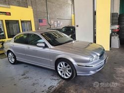 Grigio Usata 2004 Jaguar X-type Executive Tre volumi | 3000 € (Buon prezzo)