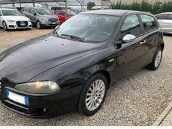 Grigio Usata 2007 Alfa Romeo 147 Due volumi | 2190 € (Buon prezzo)