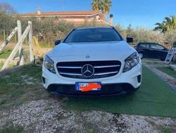 Bianco Usata 2017 Mercedes 180 Tre volumi | 18.000 € (Buon prezzo)