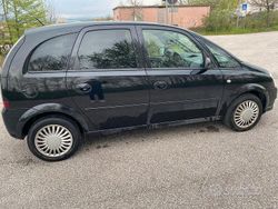 Nero Usata 2009 Opel Meriva Monovolume | 1300 € (Buon prezzo)