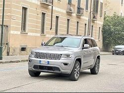 Argento Usata 2017 Jeep Grand Cherokee Overland SUV | 16.900 € (Cara)