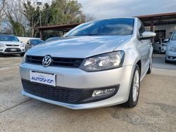 Grigio Usata 2010 VW Polo Trendline Tre volumi | 7500 € (Buon prezzo)