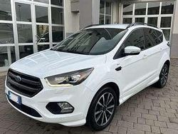 Usata 2017 Ford Kuga ST-Line SUV | 13.500 € (Cara)