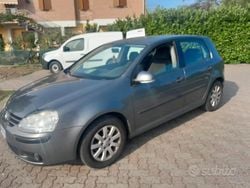 Grigio Usata 2007 VW Golf V Comfortline Tre volumi | 2999 € (Buon prezzo)