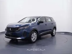 Grigio scuro metallizzato Usata 2023 Peugeot 5008 Active Monovolume | 21.990 € (Ottimo prezzo)