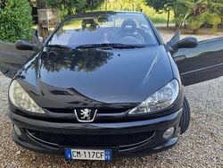 Usata 2004 Peugeot 206 CC Quiksilver Cabrio | 2200 € (Buon prezzo)
