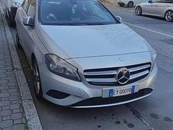 Grigio Usata 2013 Mercedes A180 Tre volumi | 7500 € (Ottimo prezzo)