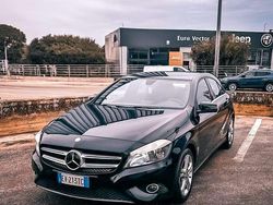 Nero Usata 2014 Mercedes A180 Tre volumi | 8500 € (Buon prezzo)