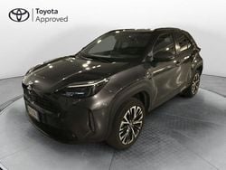 Grigio Usata 2023 Toyota Yaris Cross Lounge SUV | 24.200 € (Buon prezzo)