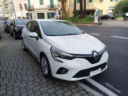 Bianco Usata 2022 Renault Clio V Business Tre volumi | 12.200 € (Buon prezzo)