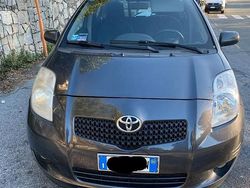 Grigio Usata 2008 Toyota Yaris Due volumi | 3500 € (Buon prezzo)
