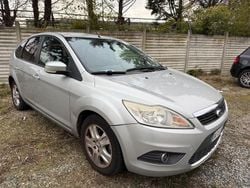 Argento Usata 2010 Ford Focus Tre volumi | 999 € (Super prezzo)