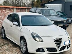 Bianco Usata 2011 Alfa Romeo Giulietta Quadrifoglio Verde Tre volumi | 8990 € (Super prezzo)