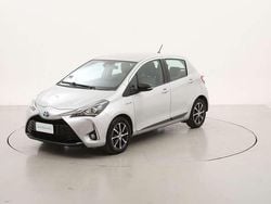 Argento Usata 2018 Toyota Yaris Hybrid Active Due volumi | 11.990 € (Ottimo prezzo)