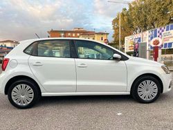 Bianco Usata 2015 VW Polo Comfortline Tre volumi | 6600 € (Buon prezzo)