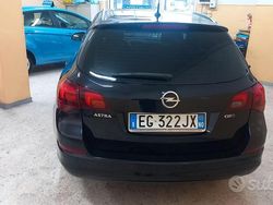 Nero Usata 2011 Opel Astra Cosmo Station wagon | 5799 € (Molto cara)