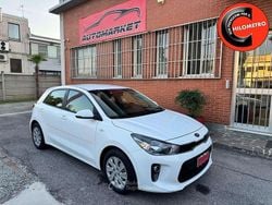 Bianco Usata 2018 Kia Rio Tre volumi | 10.490 € (Buon prezzo)