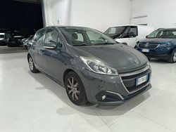 Grigio Usata 2016 Peugeot 208 Active Due volumi | 8400 € (Molto cara)