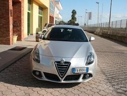 Grigio Usata 2015 Alfa Romeo Giulietta Distinctive Tre volumi | 7700 € (Buon prezzo)