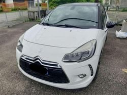 Bianco Usata 2015 Citroën DS3 Sport Chic Tre volumi | 6500 € (Buon prezzo)