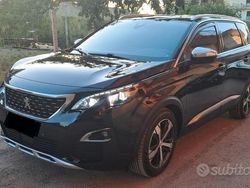 Nero Usata 2017 Peugeot 5008 GT Monovolume | 21.500 € (Cara)
