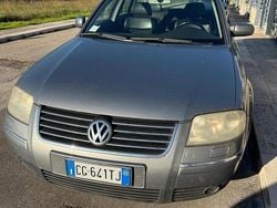 Grigio Usata 2003 VW Passat Station wagon | 2400 €