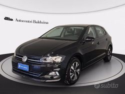 Nero perla Usata 2019 VW Polo Comfortline Tre volumi | 14.900 € (Buon prezzo)
