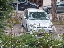 Grigio Usata 2007 Ford Focus Tre volumi | 2800 € (Buon prezzo)