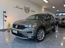 Grigio medio met. Usata 2020 VW T-Roc Sport SUV | 18.450 € (Buon prezzo)
