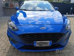 Blu Usata 2018 Ford Focus ST-Line Tre volumi | 14.000 € (Molto cara)