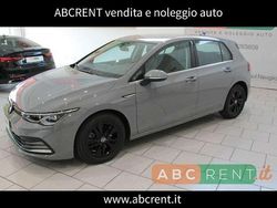 Grigio Usata 2020 VW Golf VIII Style Tre volumi | 18.900 € (Ottimo prezzo)