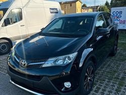 Nero Usata 2014 Toyota RAV4 Lounge SUV | 13.500 € (Cara)