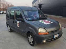 Grigio Usata 2002 Renault Kangoo Privilege Monovolume | 2200 € (Buon prezzo)