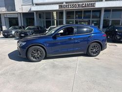 Blu Usata 2017 Alfa Romeo Stelvio Executive SUV | 21.900 € (Cara)