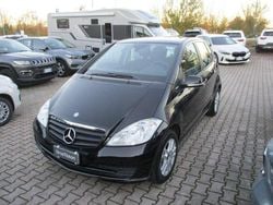 Nero Usata 2012 Mercedes A160 Tre volumi | 7400 € (Buon prezzo)