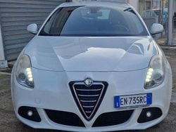 Bianco Usata 2012 Alfa Romeo Giulietta Distinctive Tre volumi | 4950 € (Ottimo prezzo)
