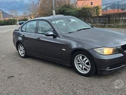 Grigio Usata 2006 BMW 318 Efficient Dynamics Tre volumi | 3000 € (Buon prezzo)