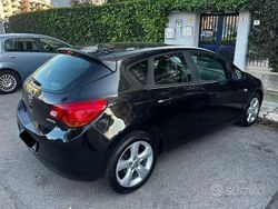 Usata 2013 Opel Astra | 6200 € (Cara)