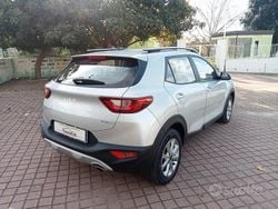 Grigio Usata 2022 Kia Stonic Style SUV | 12.990 € (Buon prezzo)