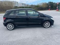 Nero Usata 2008 Mercedes 180 Tre volumi | 1800 € (Buon prezzo)