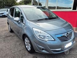 Grigio Usata 2011 Opel Meriva Cosmo Monovolume | 4700 € (Buon prezzo)